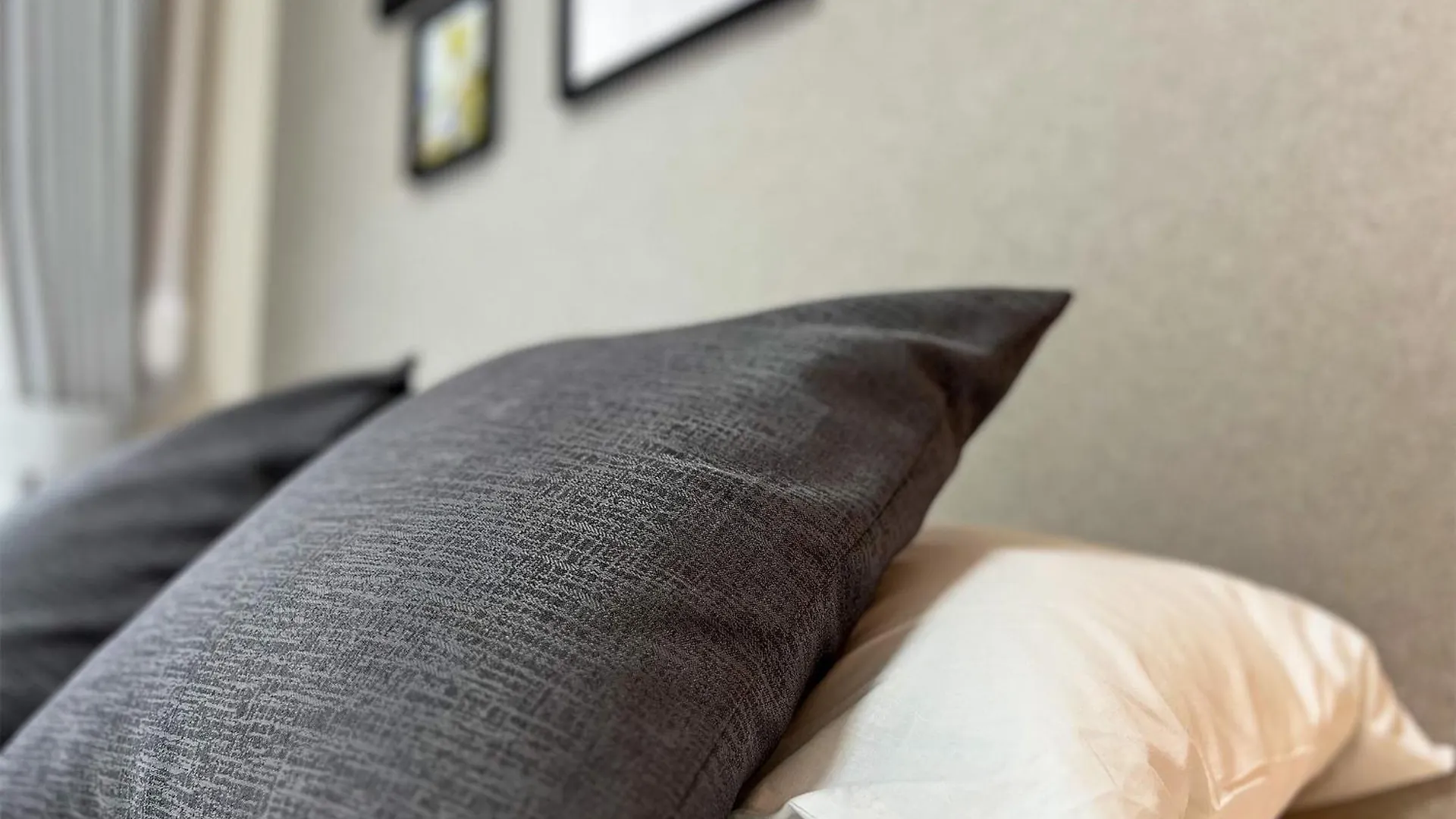 Lion Heiwa Odori Apartment Hiroshima 0*,  Japan